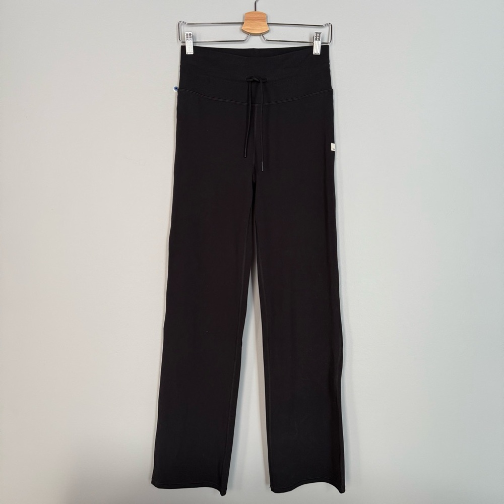 Vuori Black Daily Wideleg Leggings